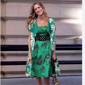 Sex and the City - Carrie Bradshaw - Betsey Johnson Boutique green flower dress